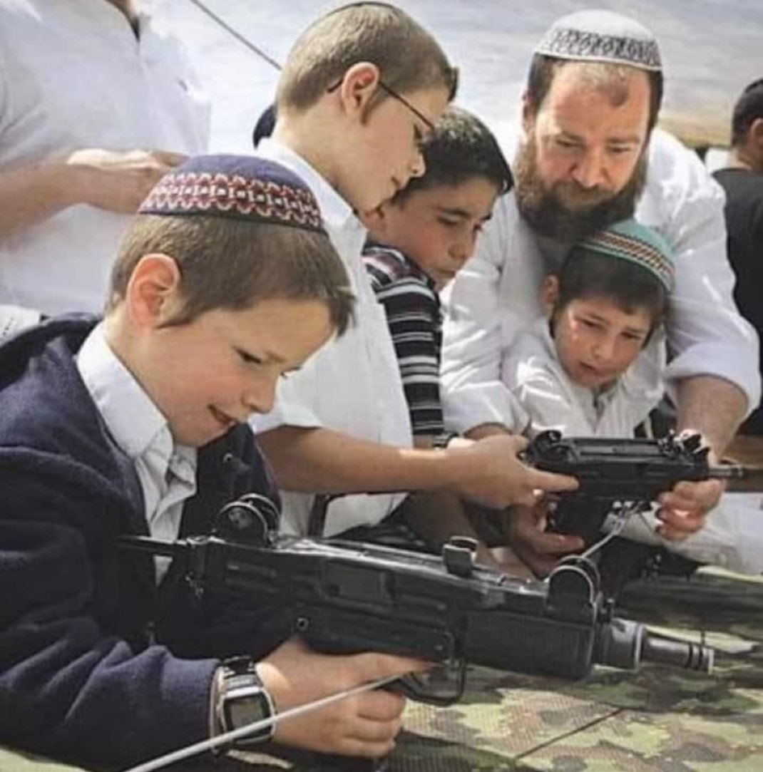 Jewish Kids With Guns