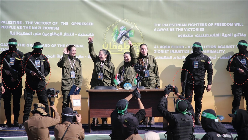 Amidst Hamas Fighters 4 Female Israeli Soldiers Release