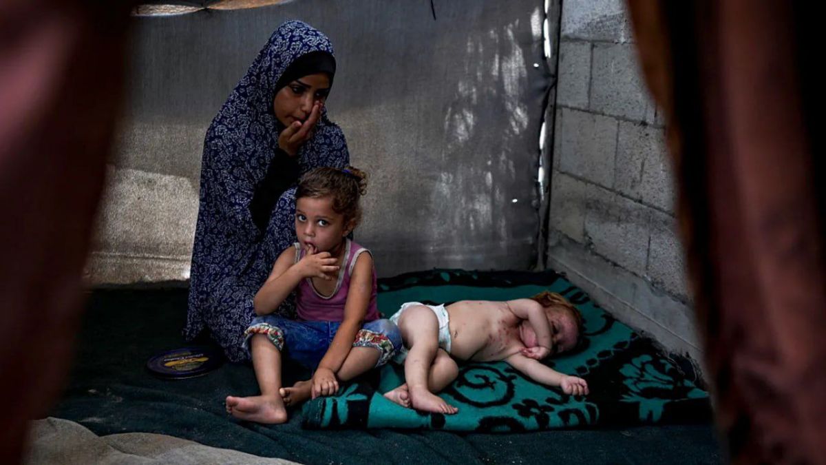 Gaza: 28,000 Widows Must Serve as Breadwinners