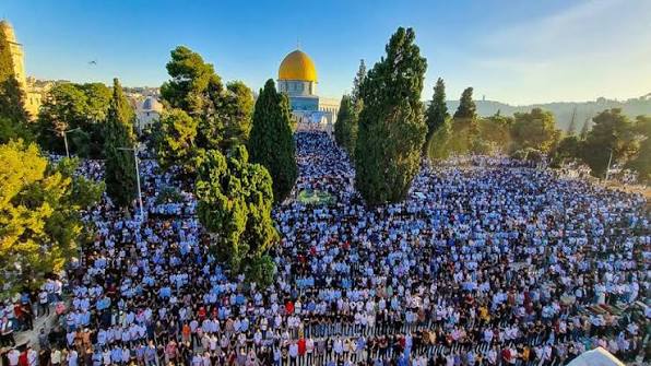 Jerusalem: 75,000 Prayed Al Aqsa, Friday
