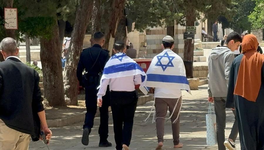 125 Israeli Settlers Raid Al Aqsa Mosque